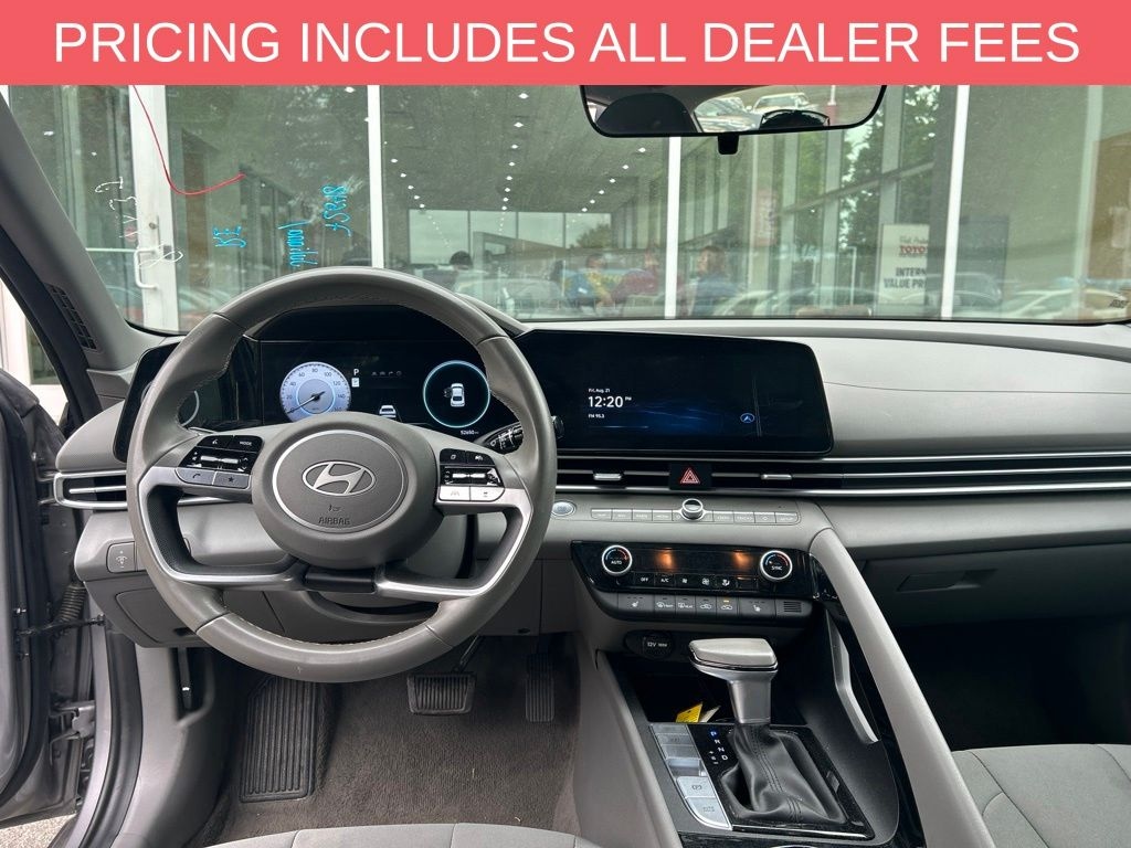 Used 2025 Hyundai Elantra SEL Convenience Sedan