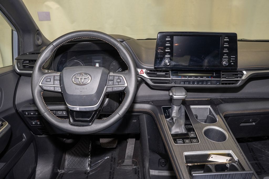 Used 2022 Toyota Sienna Woodland Edition Minivan/Van