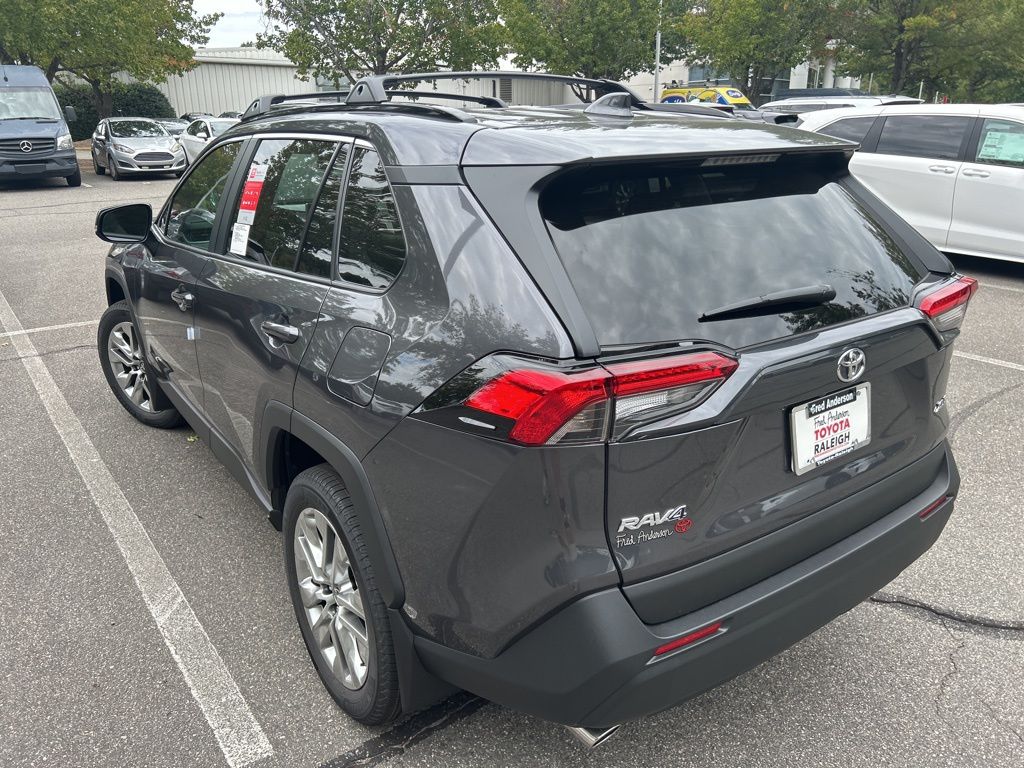 2025 Toyota RAV4 XLE Premium photo 3