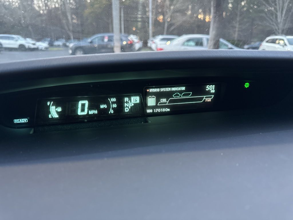 2013 Toyota Prius Four photo 3