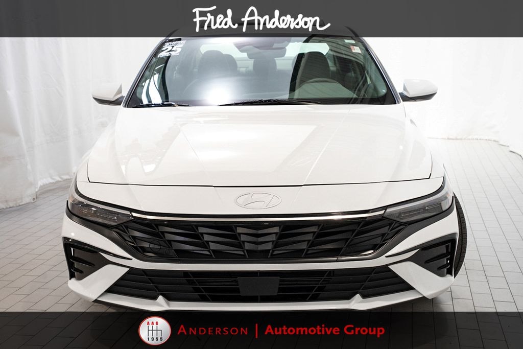 Used 2025 Hyundai Elantra SEL Convenience Sedan