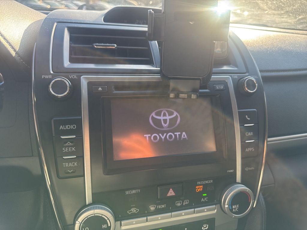 2012 Toyota Camry SE photo 4
