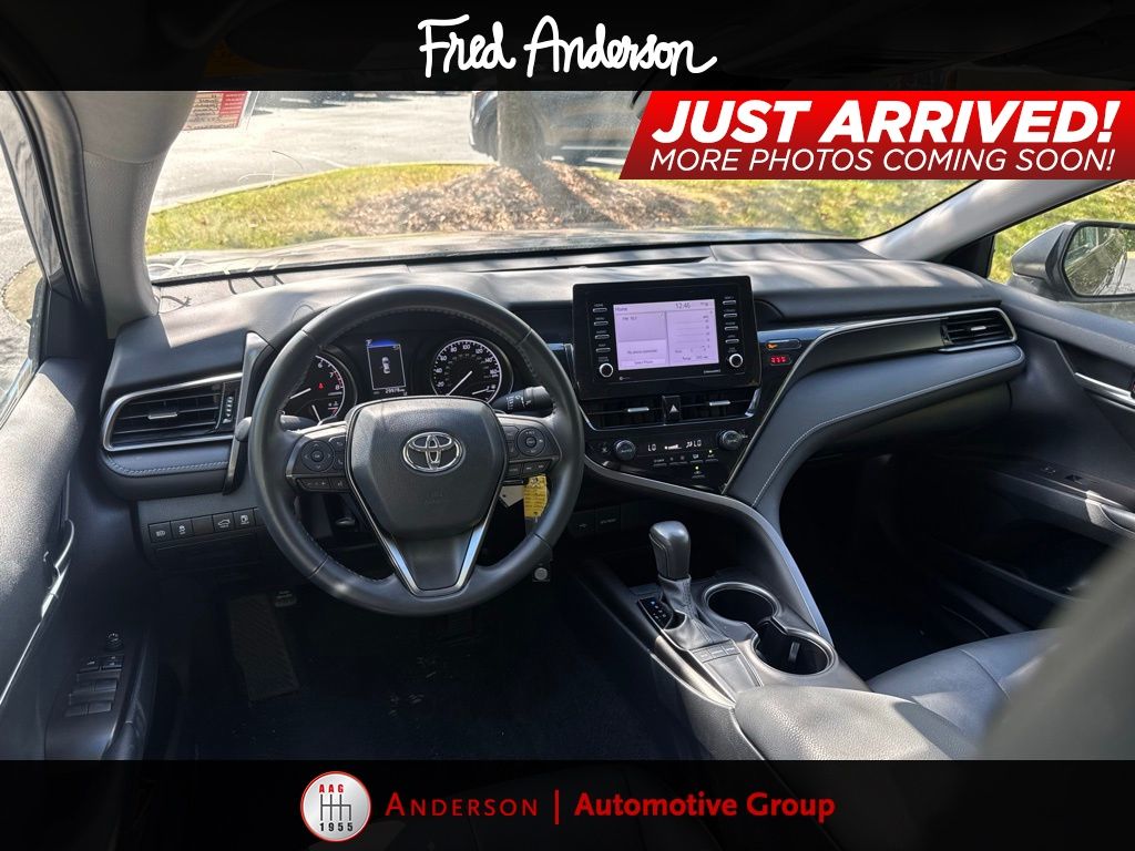 2024 Toyota Camry SE photo 2
