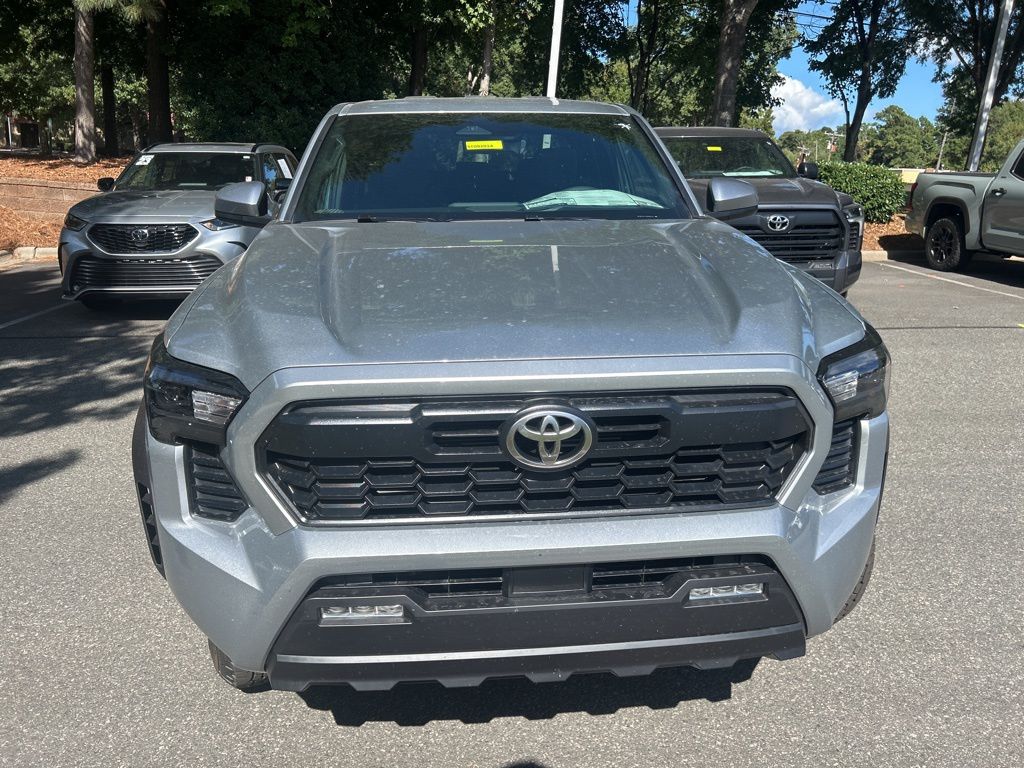 2025 Toyota Tacoma TRD Off-Road Double Cab photo 2