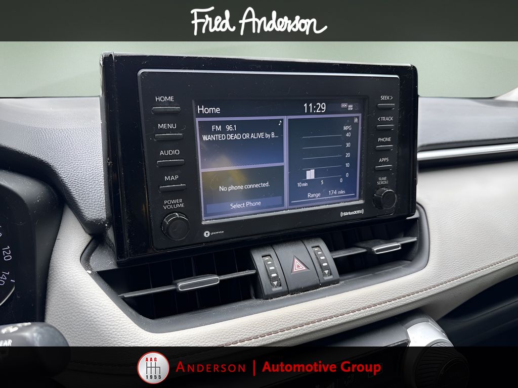 2021 Toyota RAV4 XLE Premium photo 4