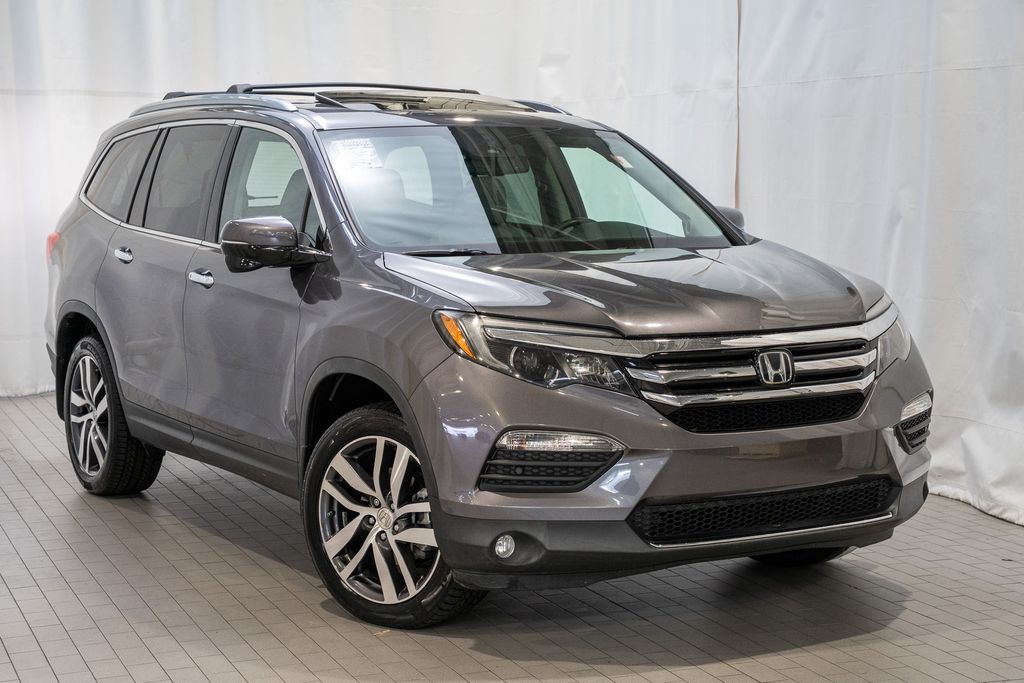 2017 Honda Pilot Touring's photo