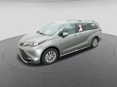 2026 Toyota Sienna XLE Van Passenger Van