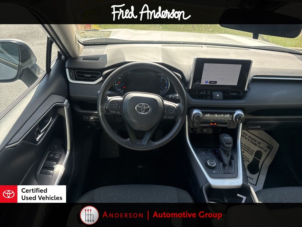 2024 Toyota RAV4 Hybrid XLE photo 2