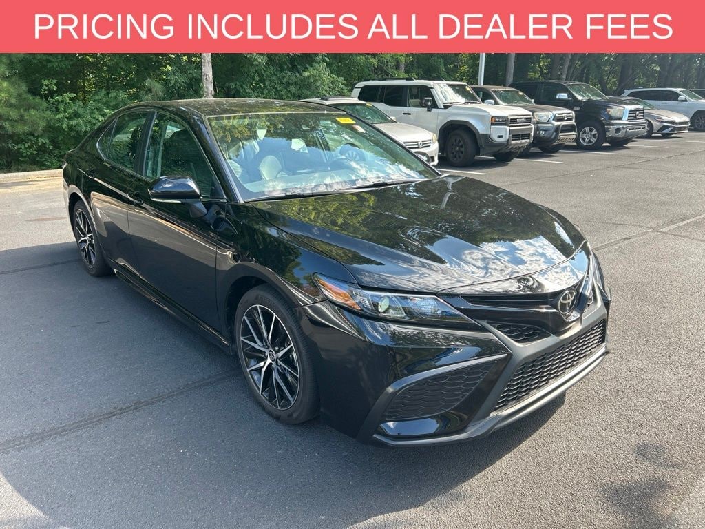 Used 2023 Toyota Camry SE Sedan