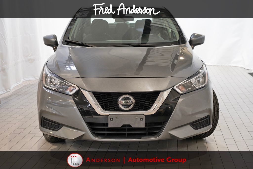 2022 Nissan Versa 1.6 SV photo 3