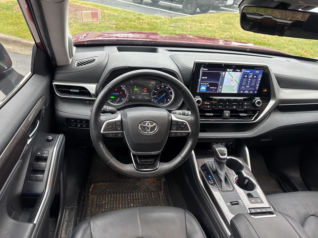 Used 2022 Toyota Highlander Hybrid Platinum SUV