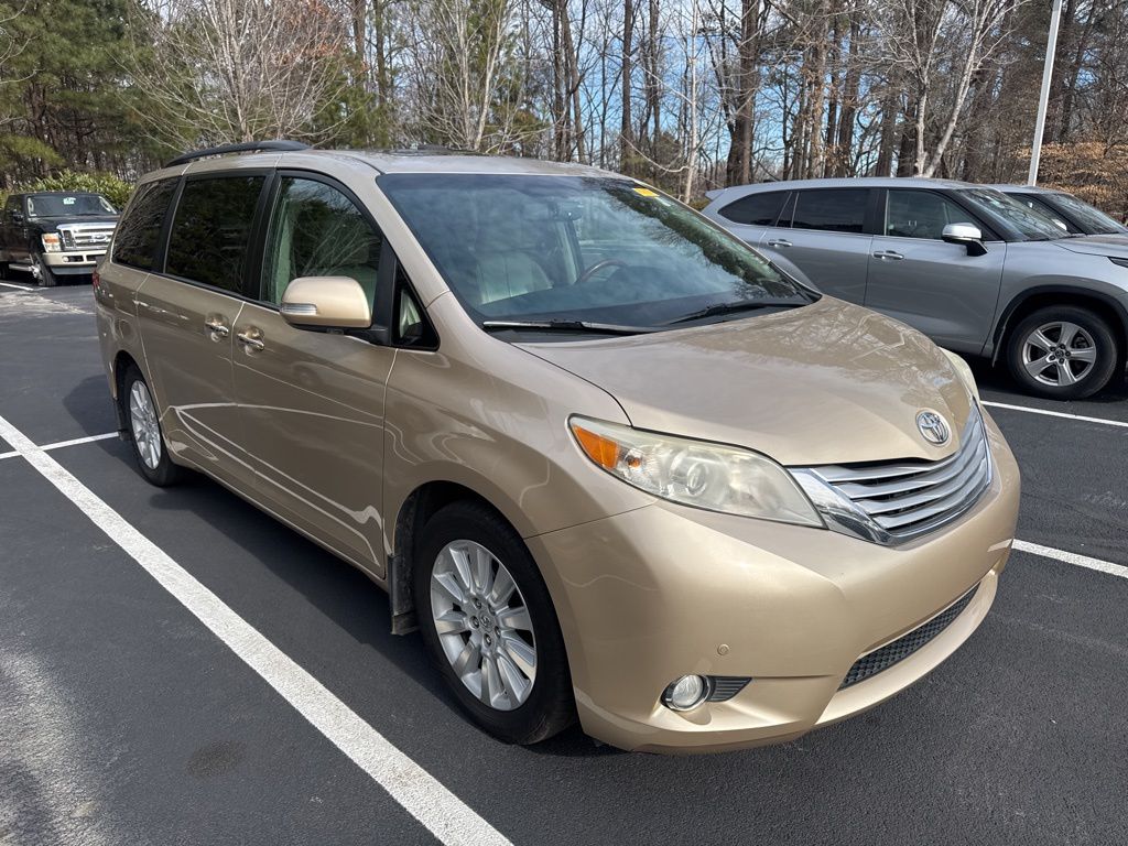 2013 Toyota Sienna Minivan/Van 