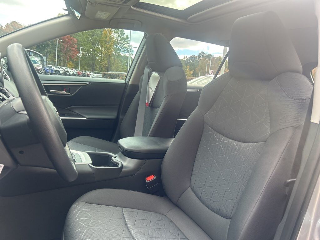 New 2025 Toyota RAV4 XLE SUV