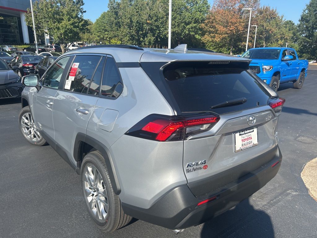 2025 Toyota RAV4 XLE Premium photo 3
