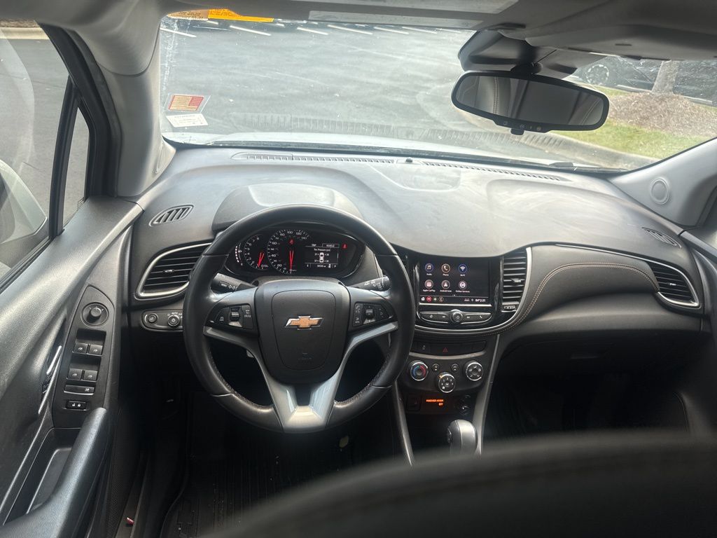2022 Chevrolet Trax LT photo 2