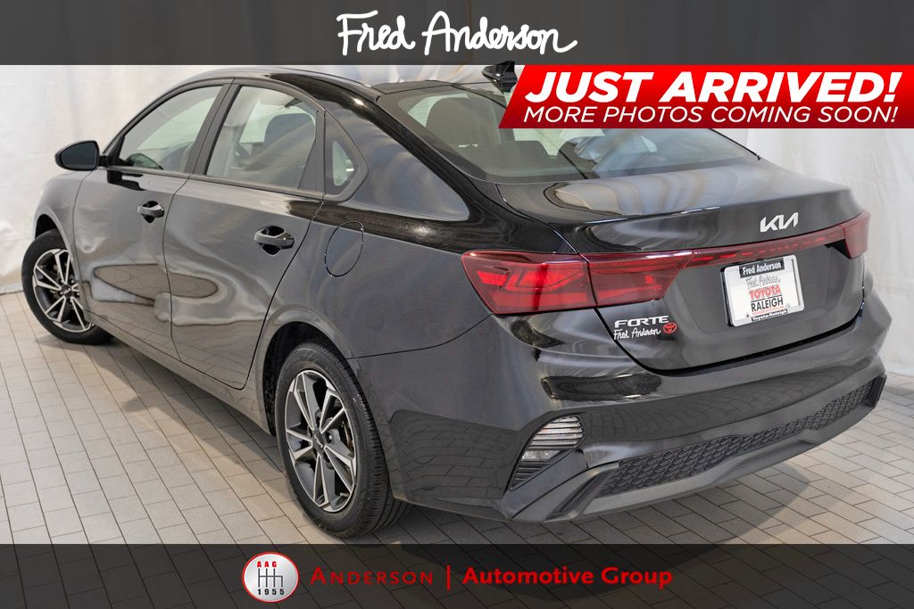2023 Kia Forte LXS photo 2