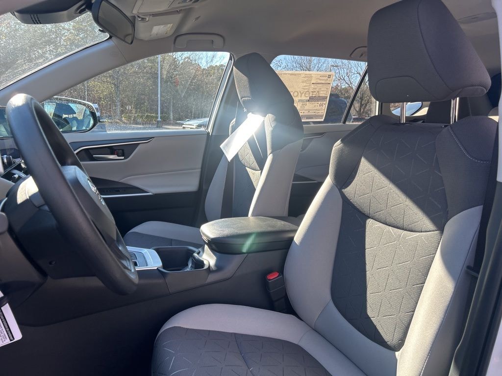 New 2025 Toyota RAV4 XLE SUV