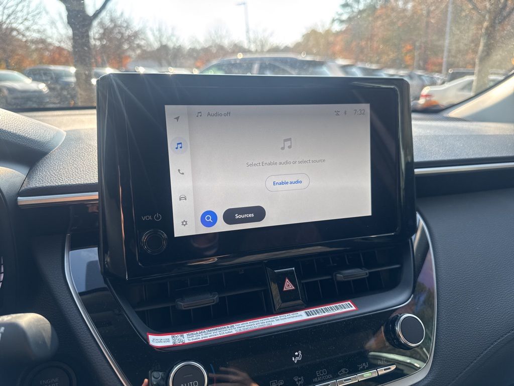 2026 Toyota Corolla Cross LE photo 4