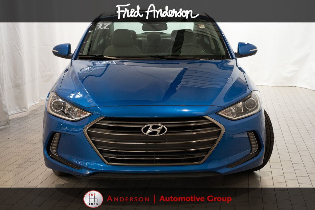 2017 Hyundai Elantra Limited photo 3