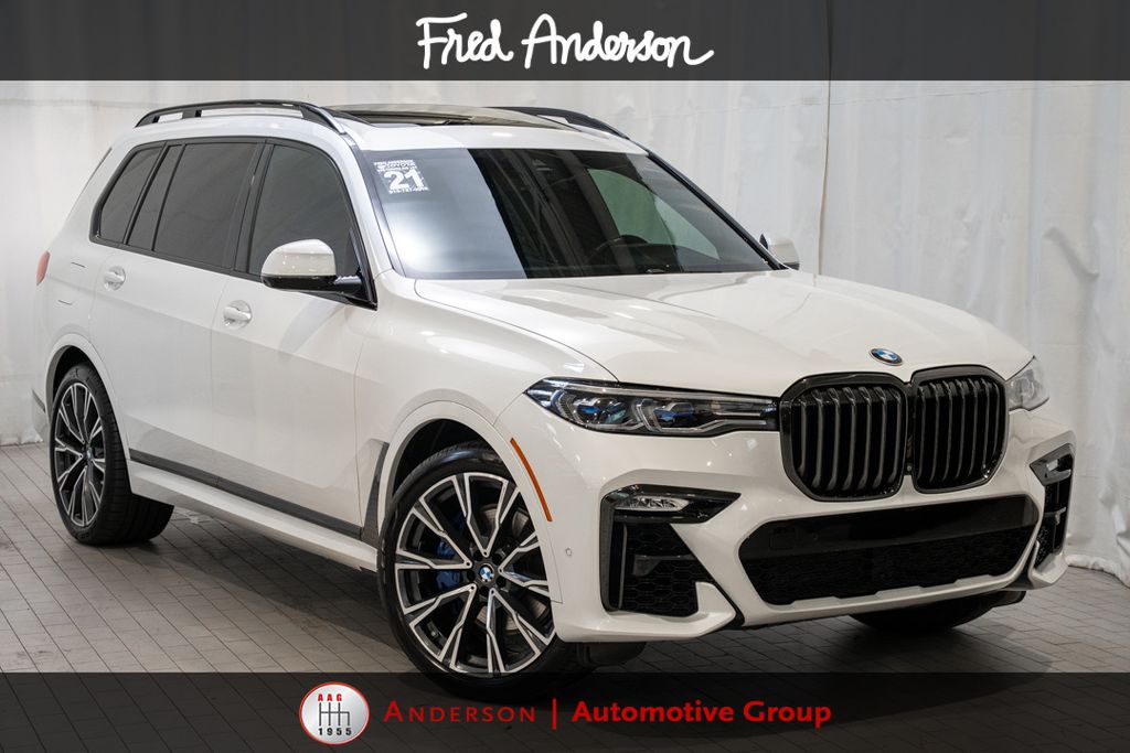 2021 BMW X7 M50i's photo