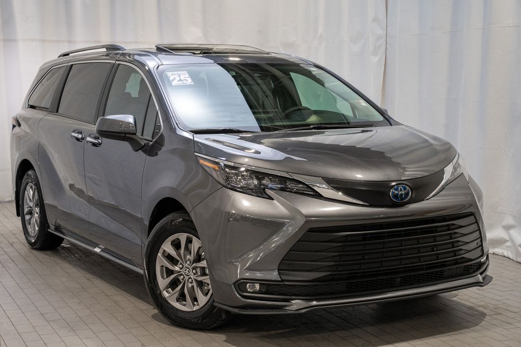 2025 Toyota Sienna Minivan/Van 