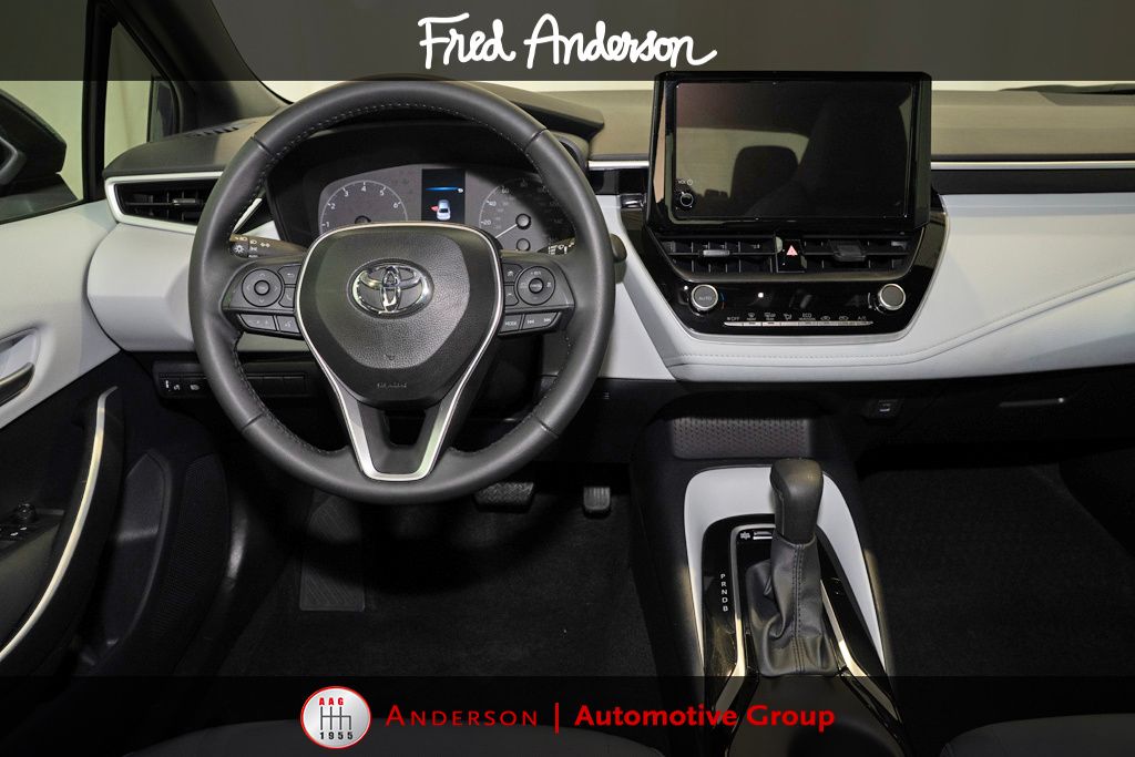 2025 Toyota Corolla SE photo 2