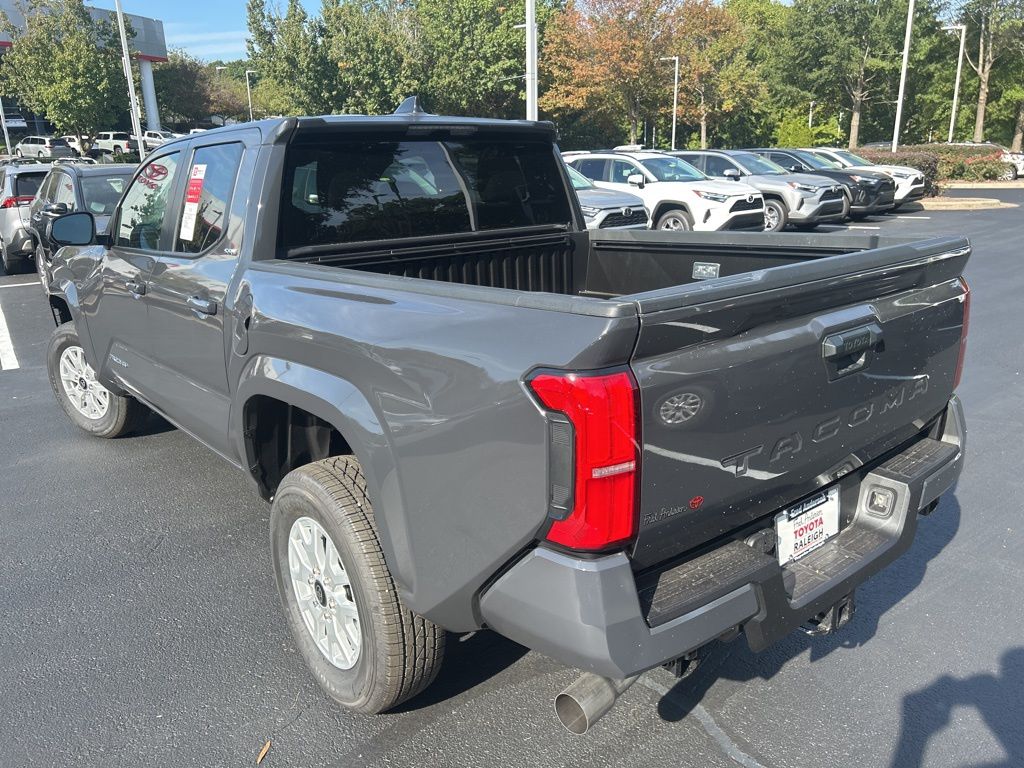 2025 Toyota Tacoma SR5 photo 4