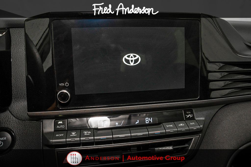 2025 Toyota Camry LE - Photo 12