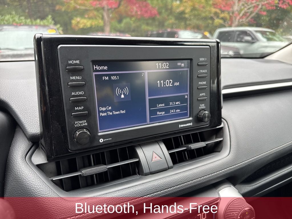 2021 Toyota RAV4 XLE photo 4