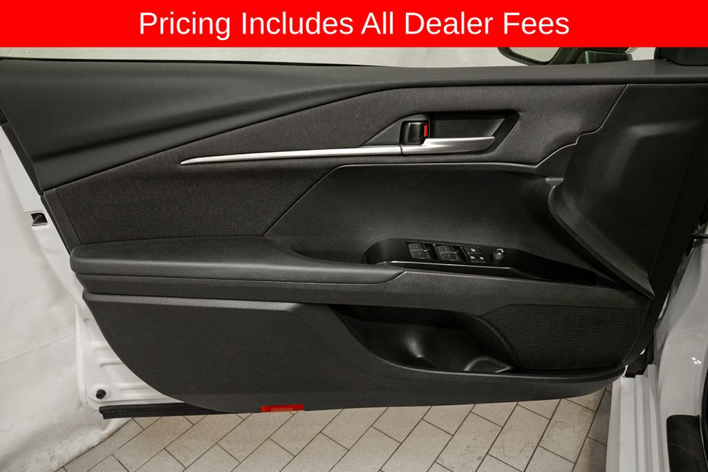 2025 Toyota Camry LE - Photo 11