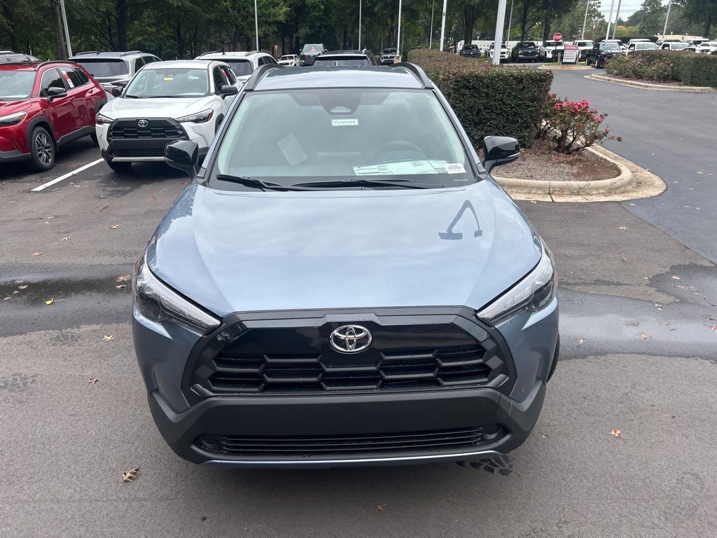 2026 Toyota Corolla Cross LE photo 2