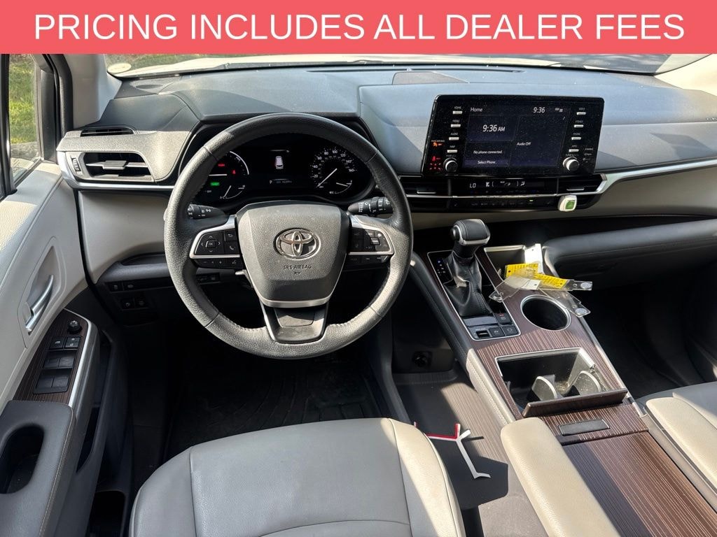 Used 2021 Toyota Sienna XLE Minivan/Van