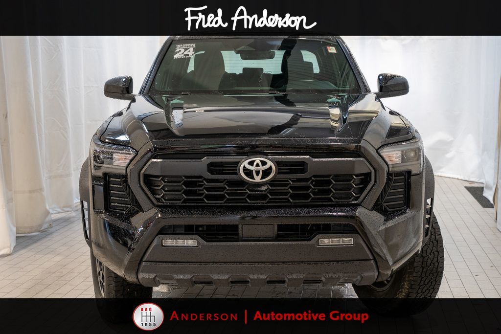 2024 Toyota Tacoma TRD Off-Road photo 3