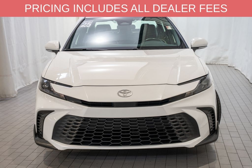 Used 2025 Toyota Camry SE Sedan
