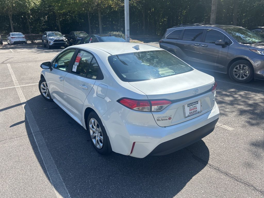 2026 Toyota Corolla LE photo 3