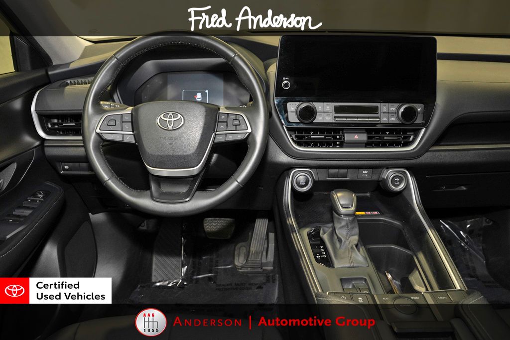 2024 Toyota Grand Highlander XLE photo 2