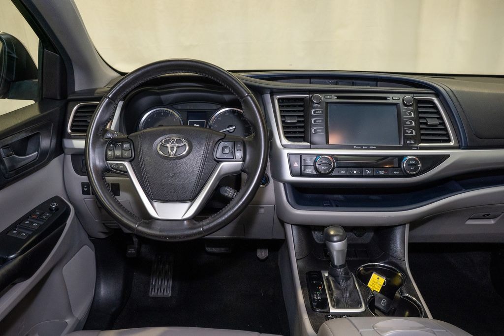 Used 2016 Toyota Highlander XLE V6 SUV