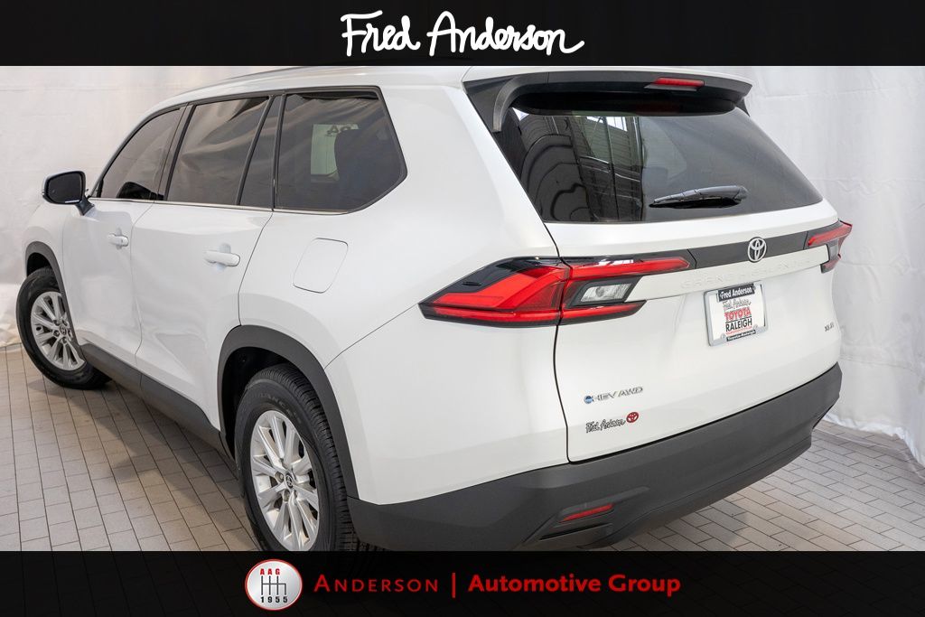 2024 Toyota Highlander Hybrid XLE photo 4