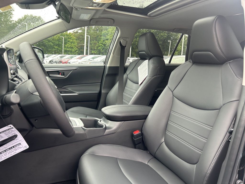 2025 Toyota RAV4 XLE Premium photo 3