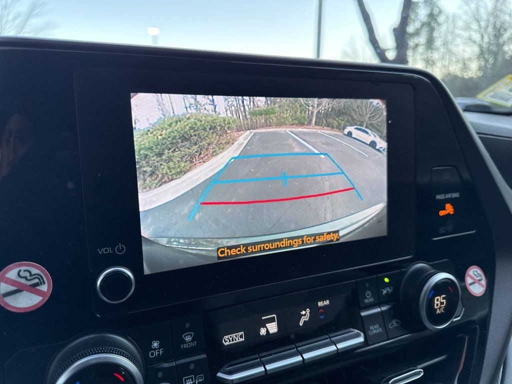 Used 2023 Toyota Highlander LE SUV