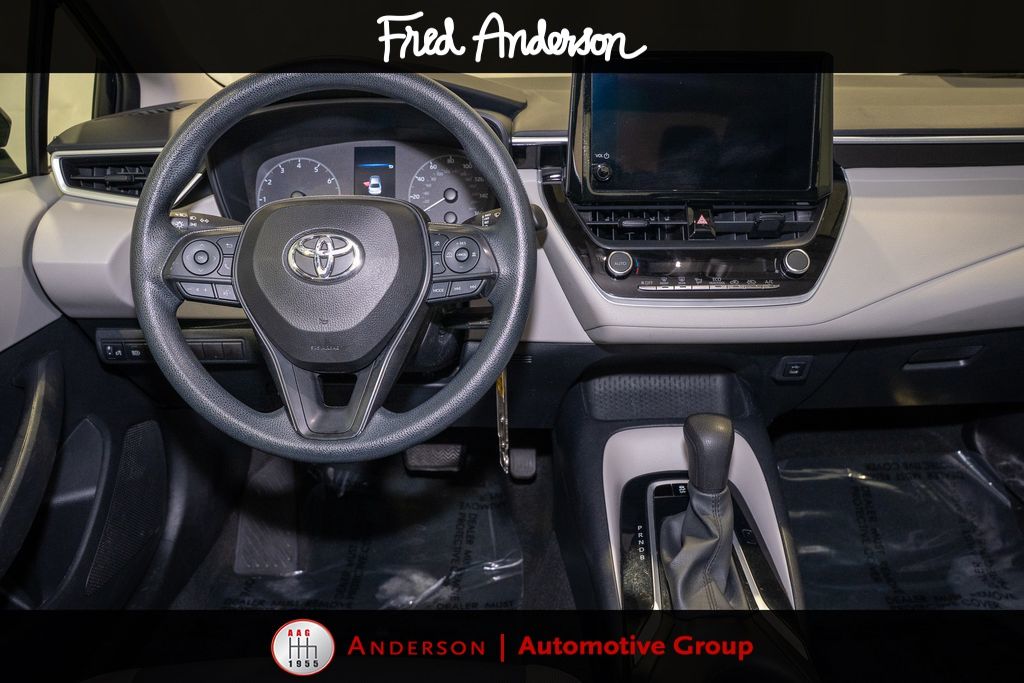2024 Toyota Corolla LE photo 2