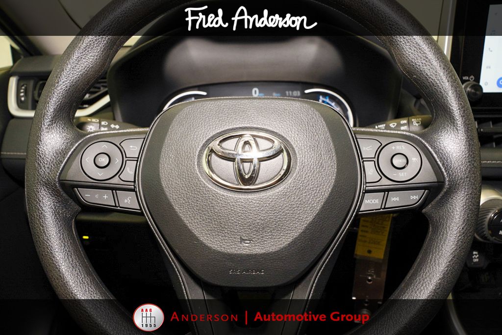 2025 Toyota RAV4 LE - Photo 16
