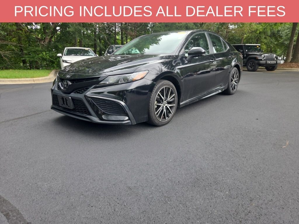Used 2024 Toyota Camry SE Sedan