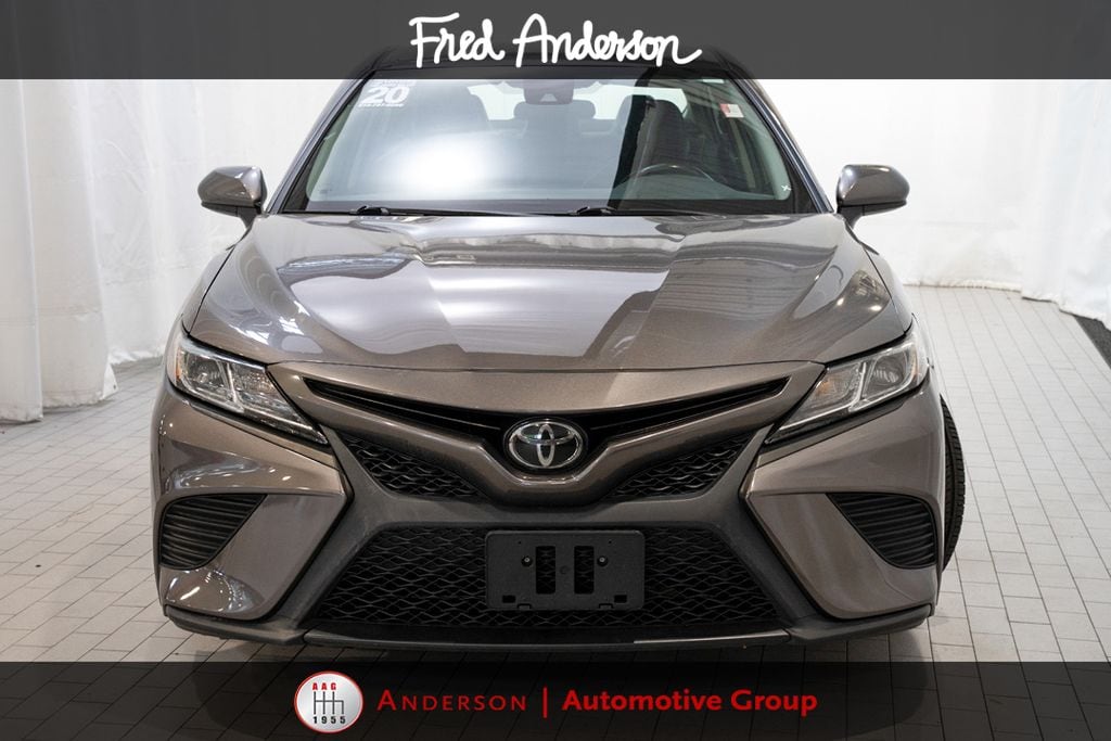 Used 2020 Toyota Camry SE Sedan