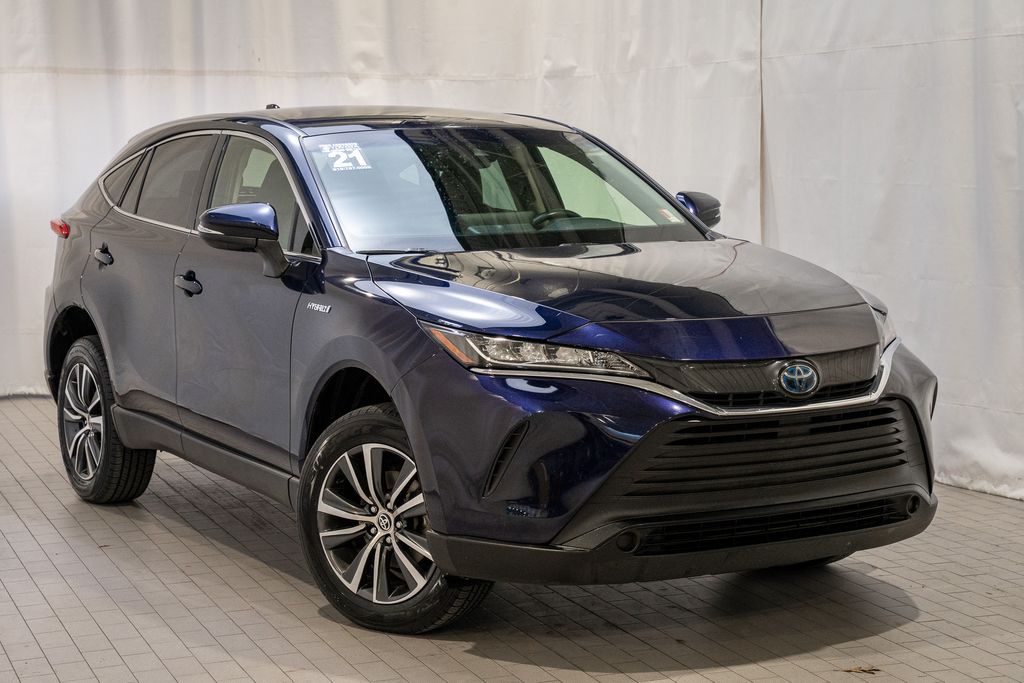 2021 Toyota Venza LE's photo