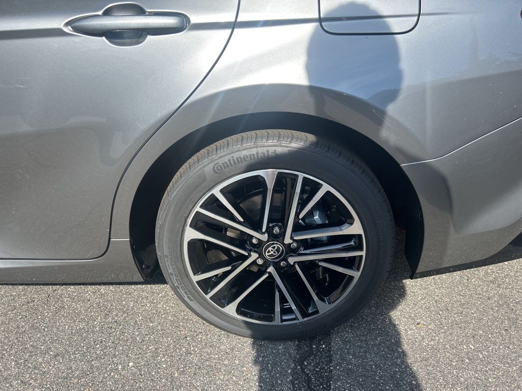 2026 Toyota Camry XLE photo 3
