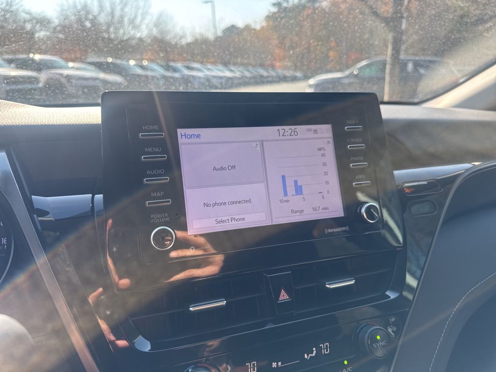 2022 Toyota Camry SE photo 4