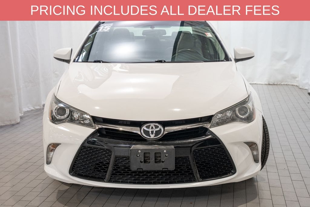 Used 2015 Toyota Camry SE Sedan