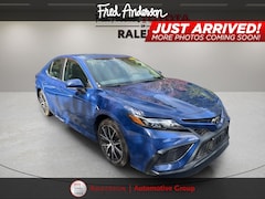 2024 Toyota Camry SE Sedan