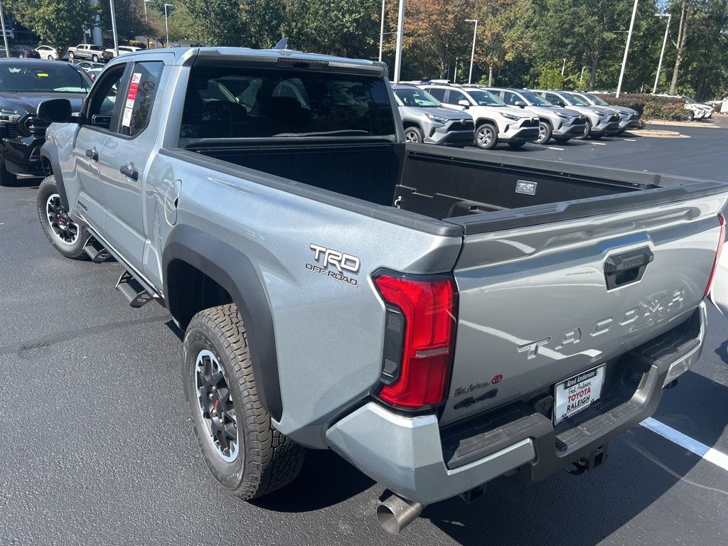 2025 Toyota Tacoma TRD Off-Road Double Cab photo 3